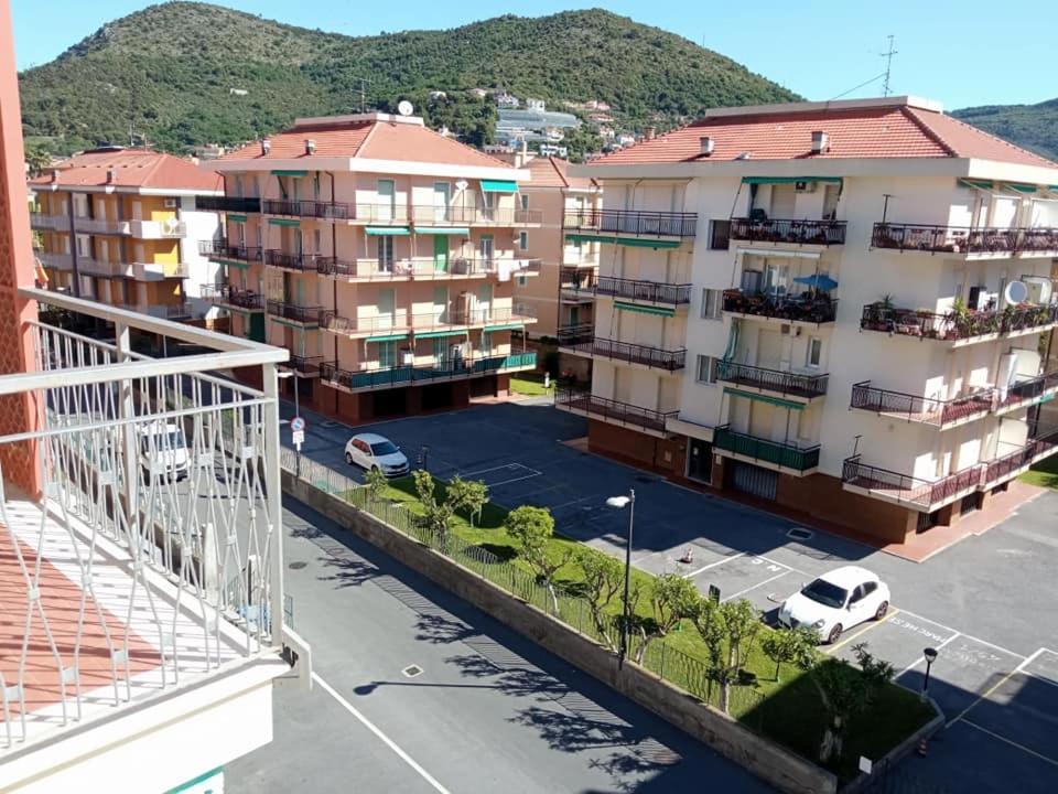 Nonna Pella Appartamenti - Corbezzolo Pietra Ligure Chambre photo