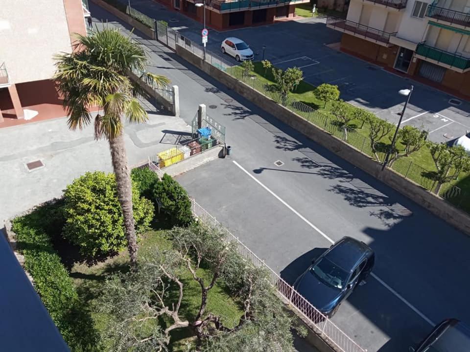 Nonna Pella Appartamenti - Corbezzolo Pietra Ligure Chambre photo
